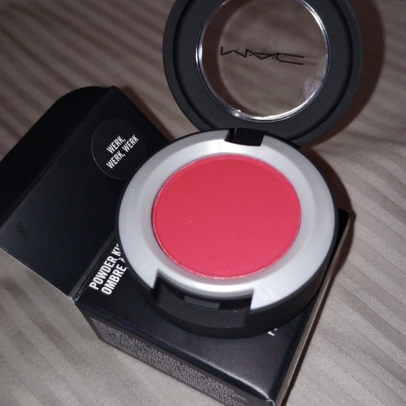 NIB Mac Powder Kiss Eyeshadow Werk, Werk, Werk - Picture 5 of 6